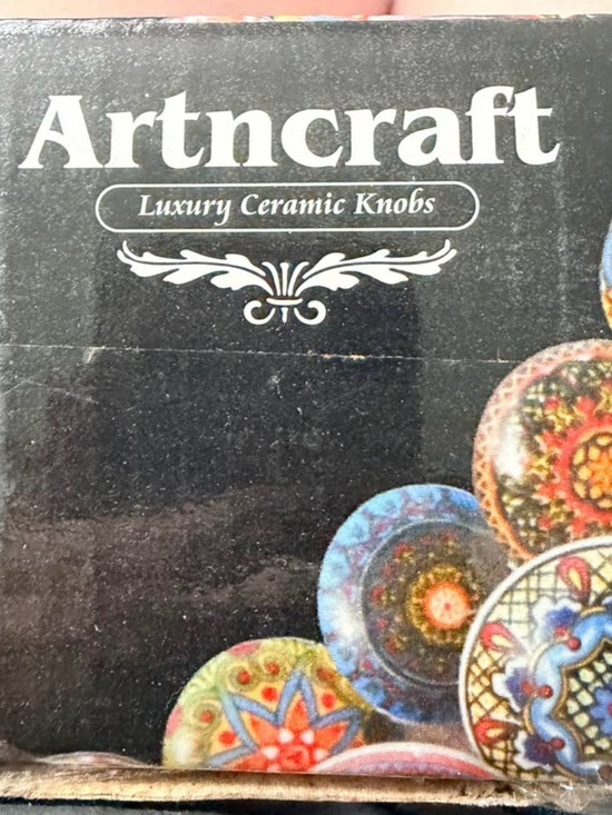 Artncraft Other - Artncraft Hand-Painted Ceramic Cabinet Knobs (Set of 4)